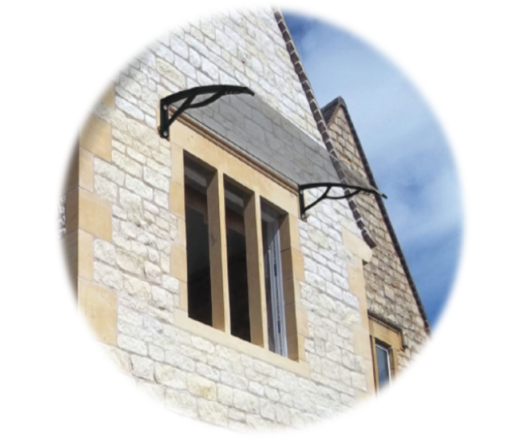 Marquise de porte et fenêtre 80 x 120 cm / support mural plastique / polycarbonate alvéolaire double peau 4 mm