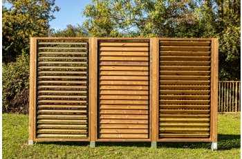 Panneau cloture avec cadrea avec ventelles mobiles et orientables