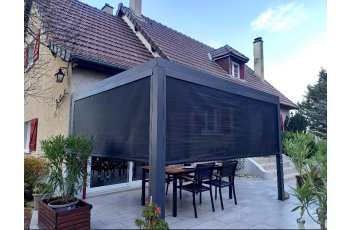 Pergola bioclimatique avec rideau manuel coloris gris pour côté 3 m et rideau manuel coloris gris pour côté 3,60 m, Aluminium gris anthracite, 3.60 x 3.00 m, 10.80m²